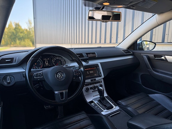 Volkswagen Passat Alltrack 10 of 14
