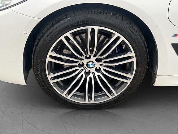 BMW 530e 10 of 30