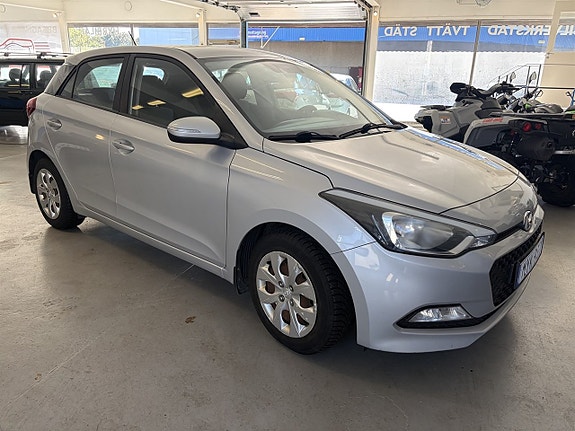 Hyundai i20 4 of 10