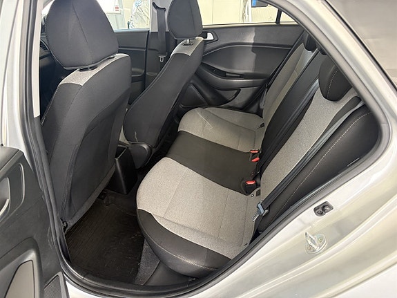 Hyundai i20 6 of 10