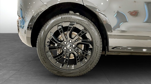 Land Rover Range Rover Evoque 9 of 11