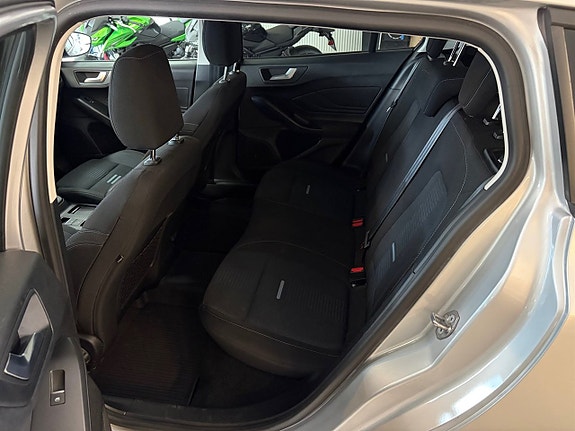 Ford Focus 6 of 12