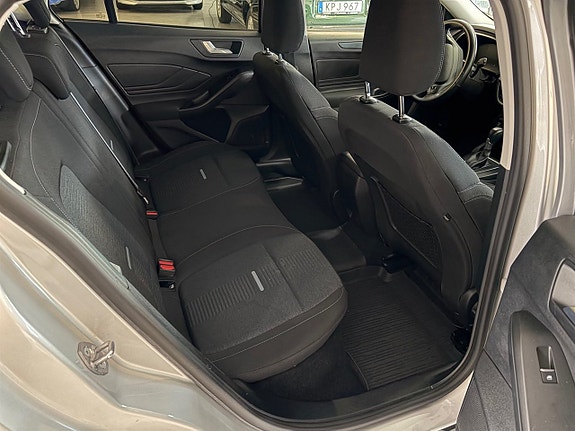 Ford Focus 8 of 12