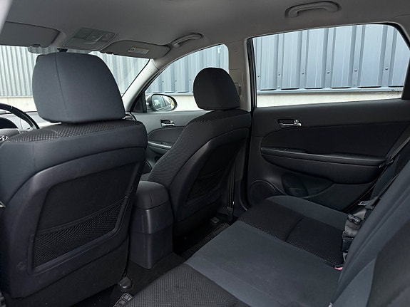 Hyundai i30 13 of 16