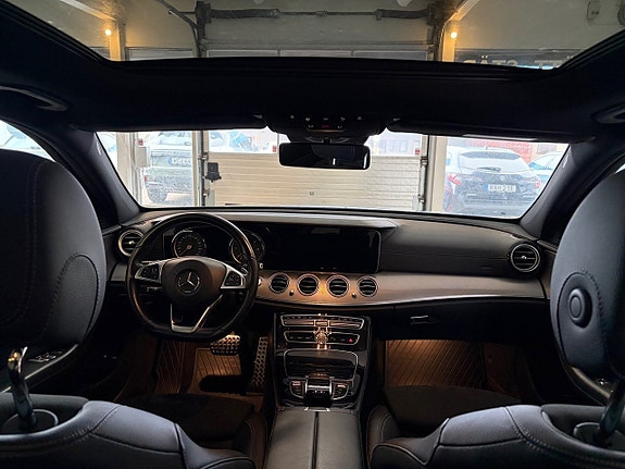 Mercedes-Benz E220 11 of 12