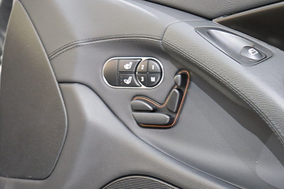 Mercedes-Benz SL350 13 of 27