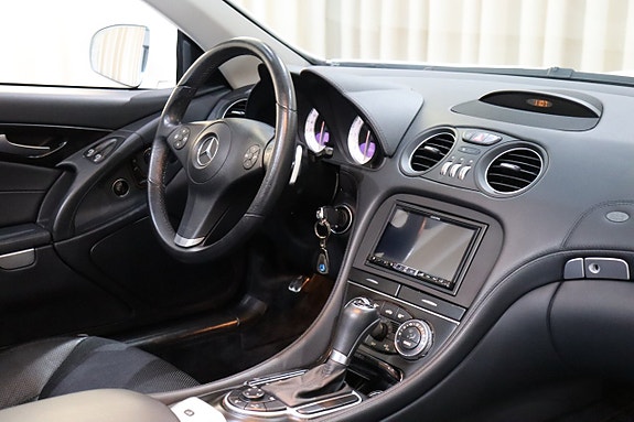 Mercedes-Benz SL350 24 of 27