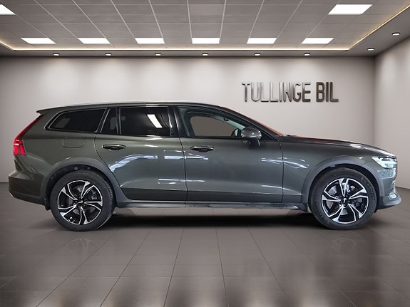 Volvo V60 Cross Country 6 of 20