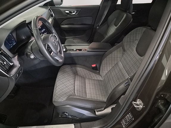 Volvo V60 Cross Country 11 of 20