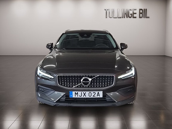 Volvo V60 Cross Country 8 of 20