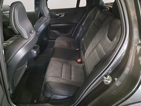 Volvo V60 Cross Country 14 of 20