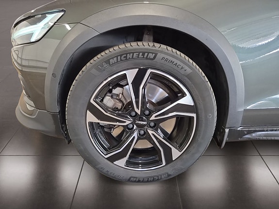 Volvo V60 Cross Country 9 of 20