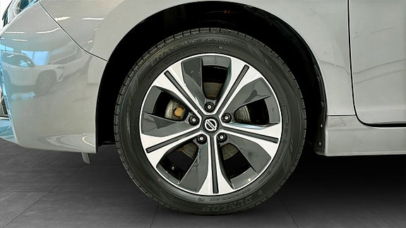 Nissan Leaf 10 of 12