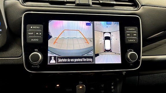Nissan Leaf 9 of 12