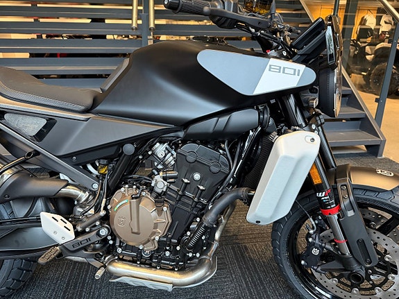 Husqvarna Svartpilen 801 *KAMPANJPRIS* 4 of 10