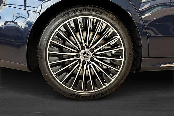 Mercedes-Benz E300 e 4 of 13