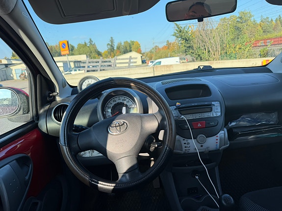 Toyota Aygo 6 of 8