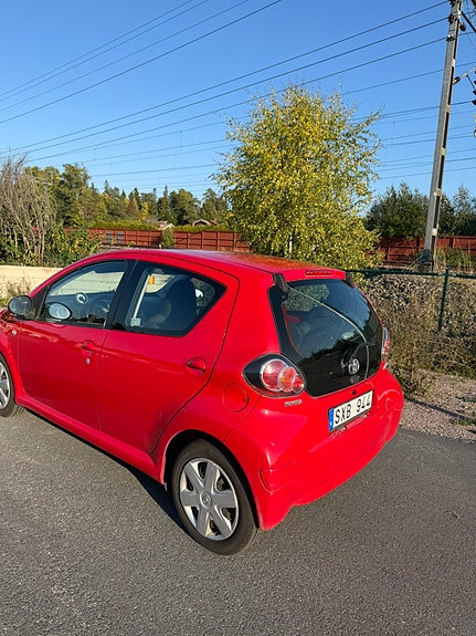 Toyota Aygo 3 of 8