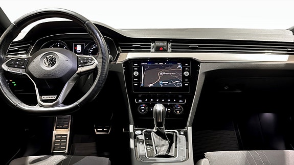 Volkswagen Passat Alltrack 10 of 13