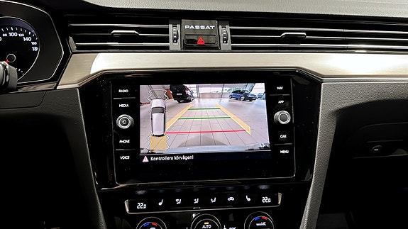 Volkswagen Passat Alltrack 9 of 13