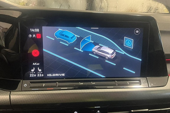 Volkswagen Golf Alltrack 13 of 18