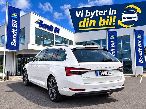 Skoda Superb 2 of 4