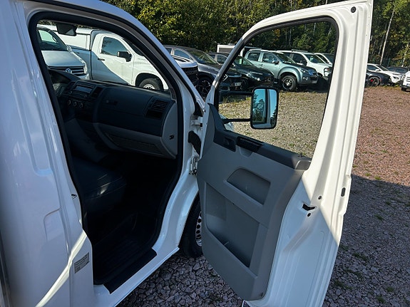 Volkswagen Transporter 13 of 19