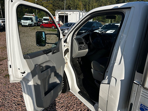 Volkswagen Transporter 15 of 19
