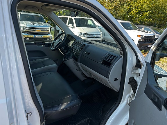 Volkswagen Transporter 14 of 19