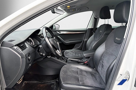 Skoda Octavia Scout 5 of 10