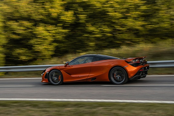 McLaren 720S 16 of 30