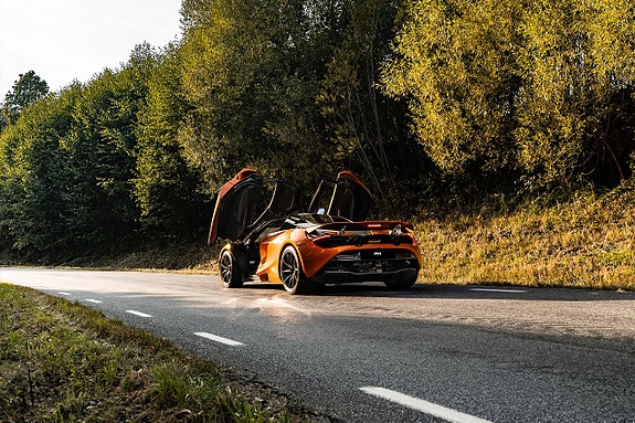 McLaren 720S 17 of 30