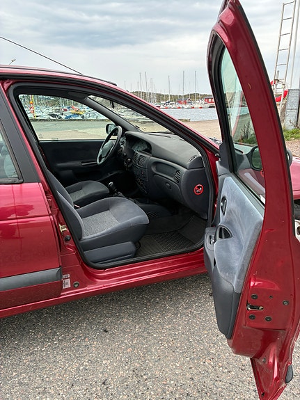 Renault Megane I 7 of 10