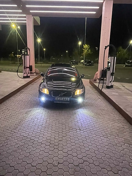 Volvo S80 2 of 4