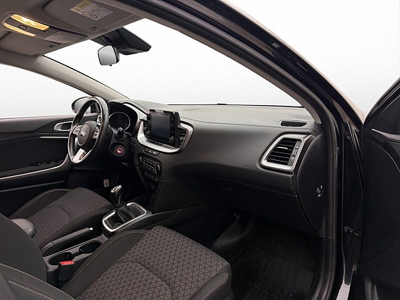 Kia Ceed 24 of 30