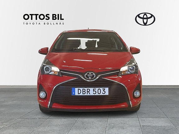 Toyota Yaris 5 of 10