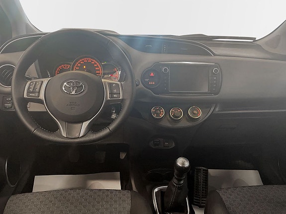 Toyota Yaris 8 of 10