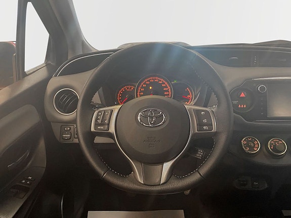 Toyota Yaris 9 of 10