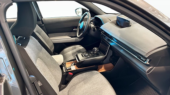 Mazda MX-30 3 of 12