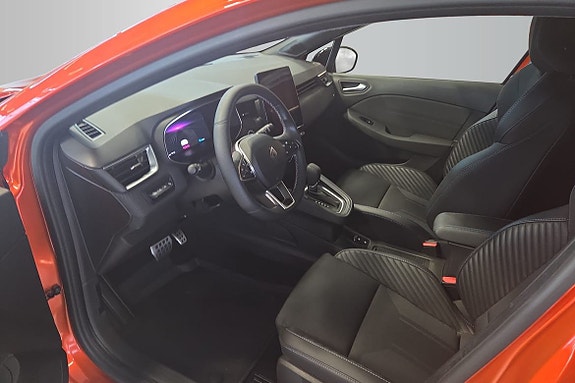 Renault Clio 10 of 13