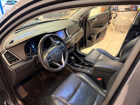 Hyundai Tucson 9 of 16