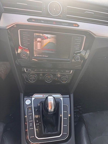 Volkswagen Passat 16 of 16