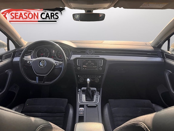 Volkswagen Passat 11 of 16