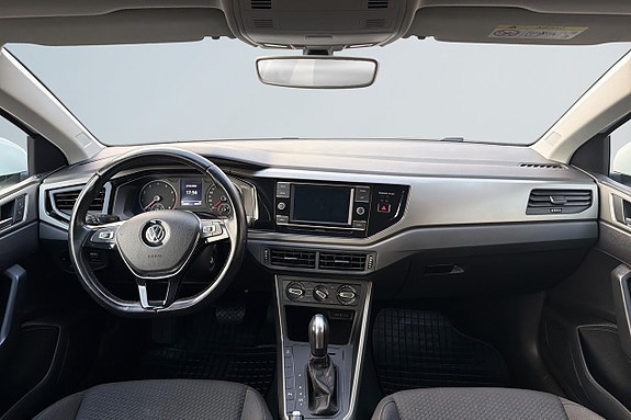 Volkswagen Polo 11 of 17