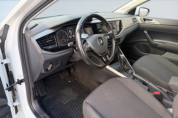 Volkswagen Polo 10 of 17