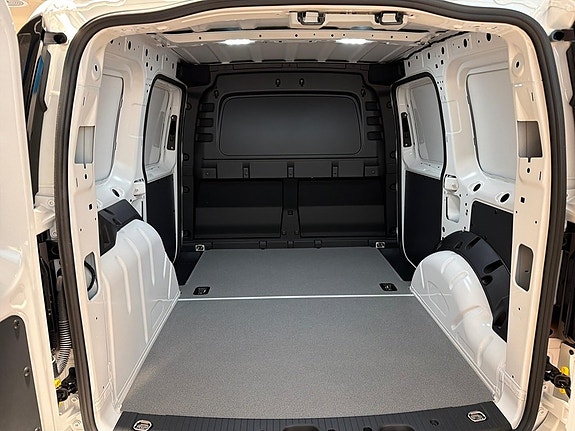 Volkswagen Caddy 5 of 5
