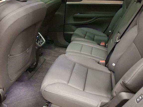 Volvo EX90 6 of 15