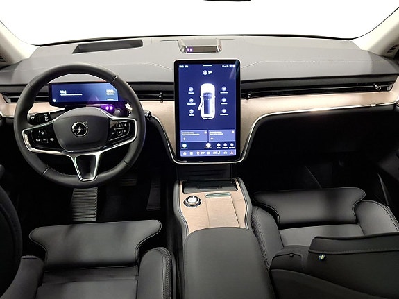 Volvo EX90 5 of 15