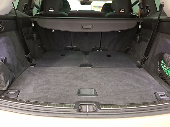 Volvo EX90 13 of 15