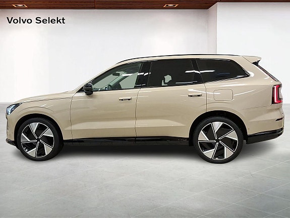 Volvo EX90 3 of 15